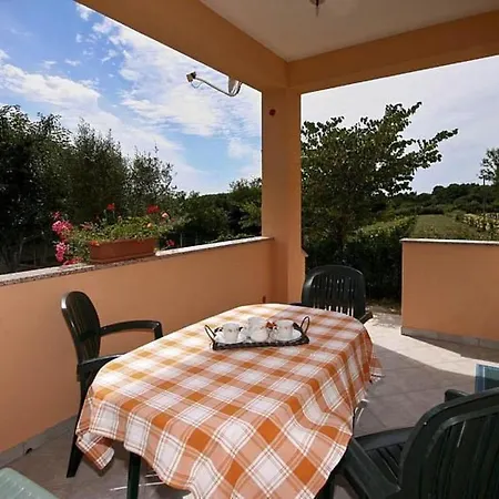 Appartamento In Pula- Kroatien Mit Hohen Gaestebewertungen By Interhome *