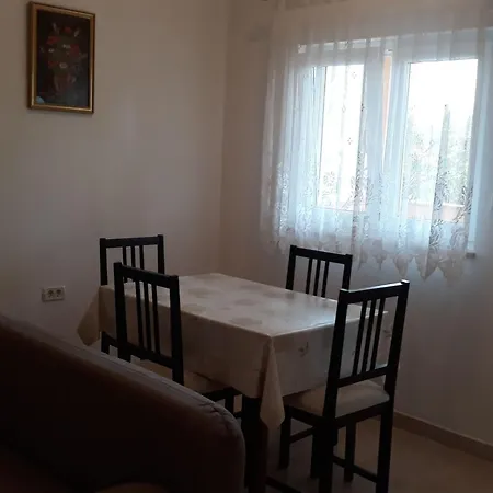 In Pula- Kroatien Mit Hohen Gaestebewertungen By Interhome *