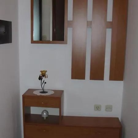 In Pula- Kroatien Mit Hohen Gaestebewertungen By Interhome Appartamento *