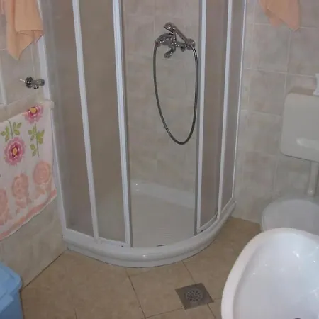 Appartamento In Pula- Kroatien Mit Hohen Gaestebewertungen By Interhome