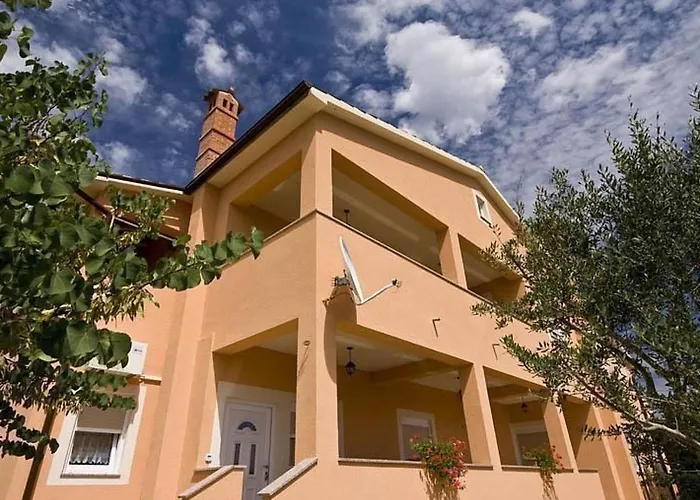 In Pula- Kroatien Mit Hohen Gaestebewertungen By Interhome *