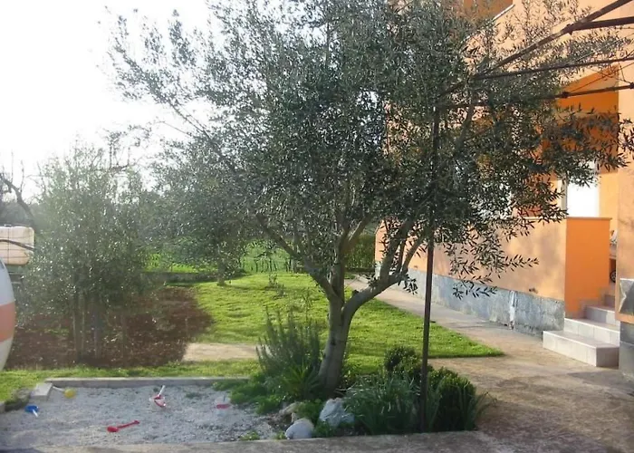 In Pula- Kroatien Mit Hohen Gaestebewertungen By Interhome *