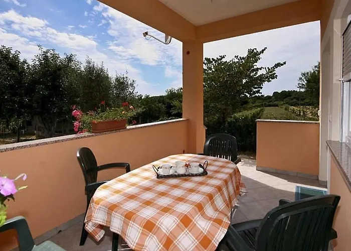 Lägenhet In Pula- Kroatien Mit Hohen Gaestebewertungen By Interhome *