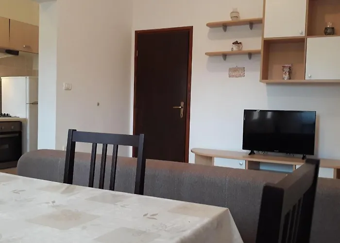 In Pula- Kroatien Mit Hohen Gaestebewertungen By Interhome *