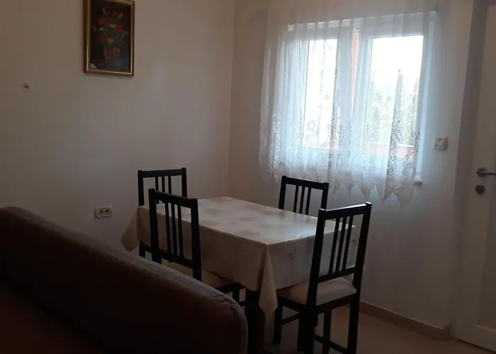 In Pula- Kroatien Mit Hohen Gaestebewertungen By Interhome *