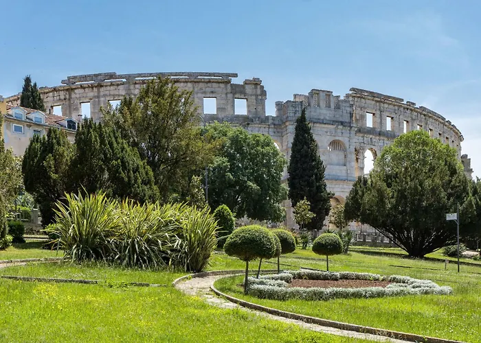 In Pula- Kroatien Mit Hohen Gaestebewertungen By Interhome