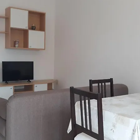 In Pula- Kroatien Mit Hohen Gaestebewertungen By Interhome Appartement