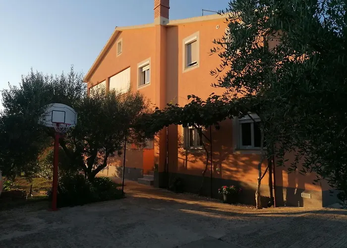 In Pula- Kroatien Mit Hohen Gaestebewertungen By Interhome Apartament Pula